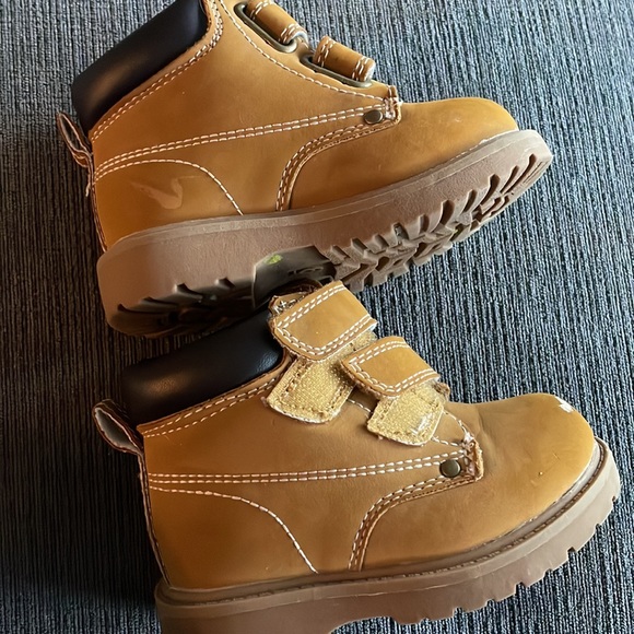 Teeny tiny “Timberlands”! - Picture 3 of 7